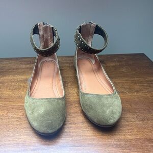 Frye Carson Ankle Strap womens size 11m color olive in great condition